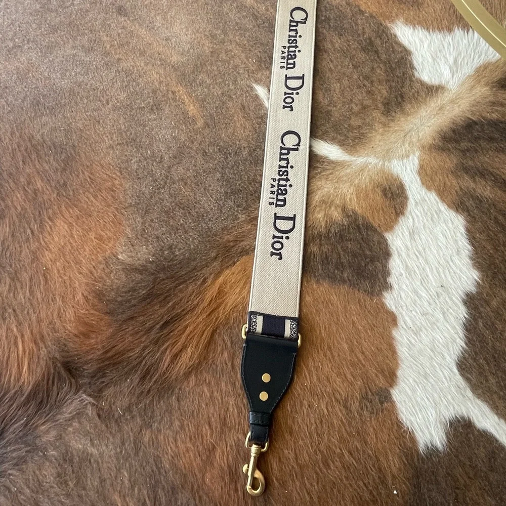 Dior Saddle Strap - Picture 5 of 7